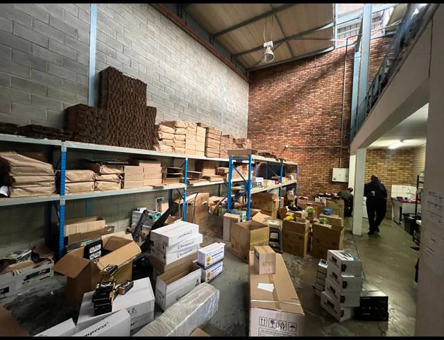 204M² WAREHOUSE TO LET IN STRIJDOMPARK